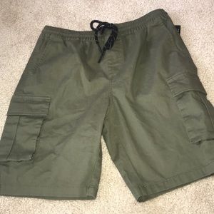 Forever 21 Men’s army green cargo shorts